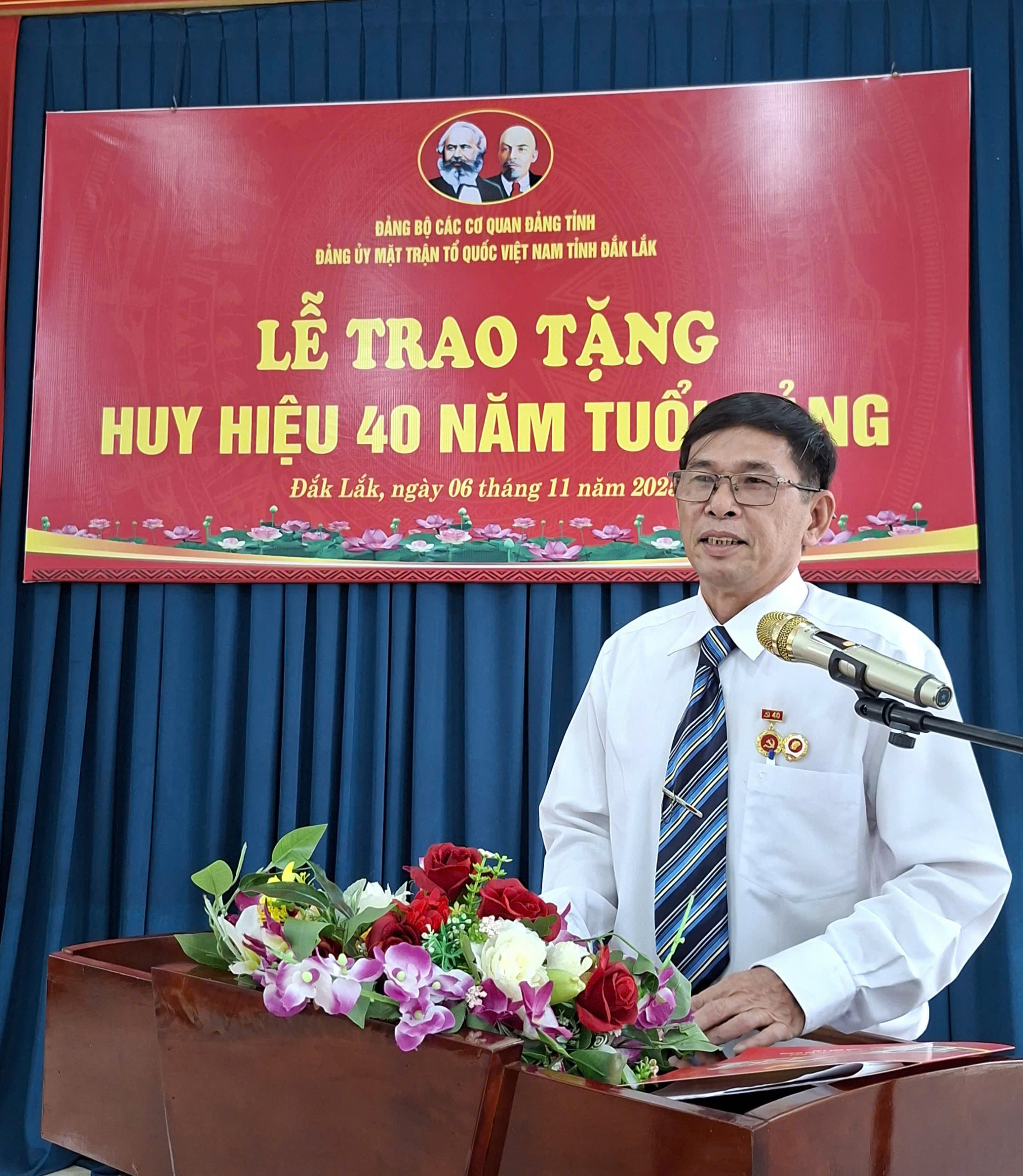 gen-h-Đức phát biểu huy hiệu